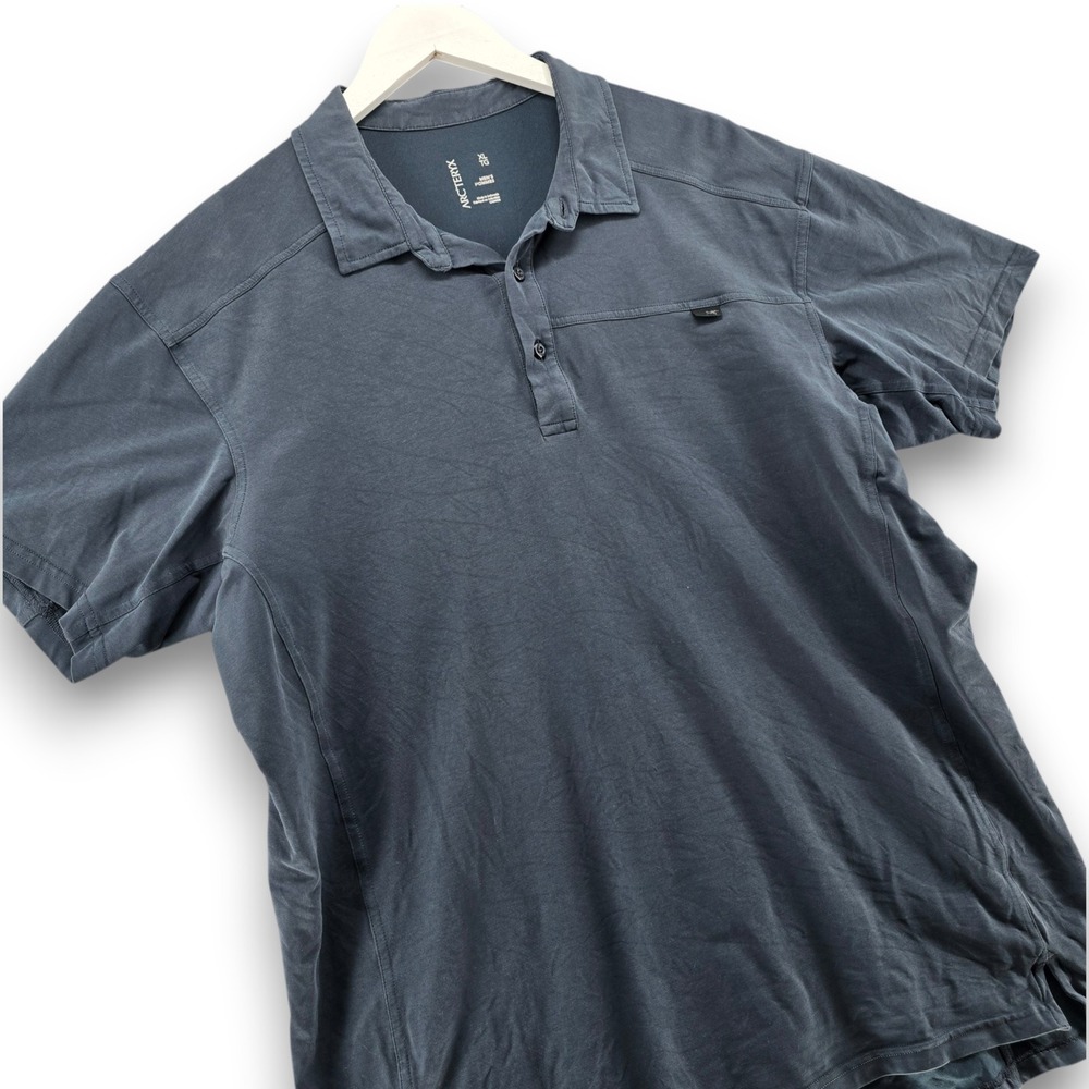 Arcteryx Mens Polo Shirt XL Blue-Gray Short Sleeve Technical Knit Button Logo